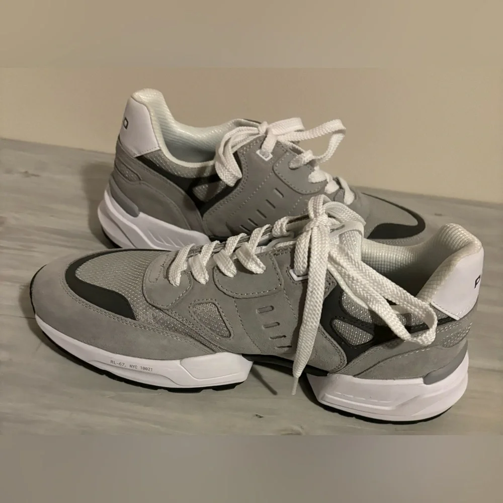 NWOT Men’s Polo Ralph Lauren Jogger Suede & Mesh Sneaker, Size 10, Soft Gray